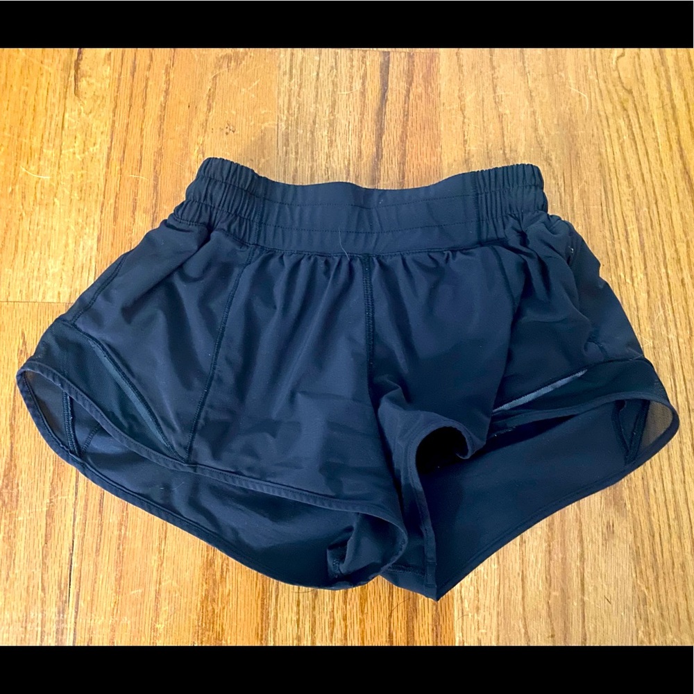 Lululemon Hotty Hot Short 2.5